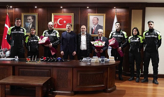 İstanbul - Bahçelievler'de, 3 aylık bebeği hastaneye ulaştıran zabıta ekibi ödüllendirildi