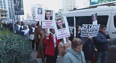 İstanbul - Beşiktaş'ta gece kulübündeki yangında hayatını kaybeden 29 kişinin anısına yürüyüş düzenlendi