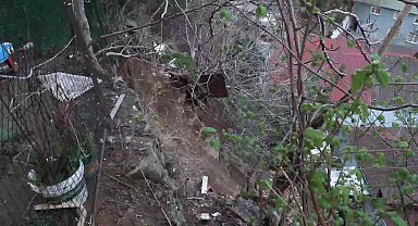 İstanbul- Sarıyer'de toprak kayması nedeniyle 6 bina tahliye edildi