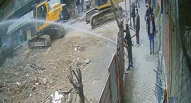 İstanbul - Zeytinburnu'nda inşaattan beton parçası düştü; 6 yaşındaki çocuk öldü