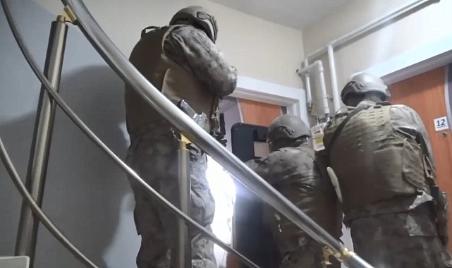 İstanbul'da DEAŞ operasyonu: 8 gözaltı Operasyon görüntüsü eklendi