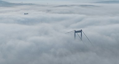 İstanbul'da etkili olan sis havadan görüntülendi