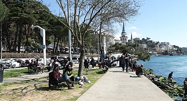 İstanbul'da güzel havayı fırsat bilenler sahillere akın etti