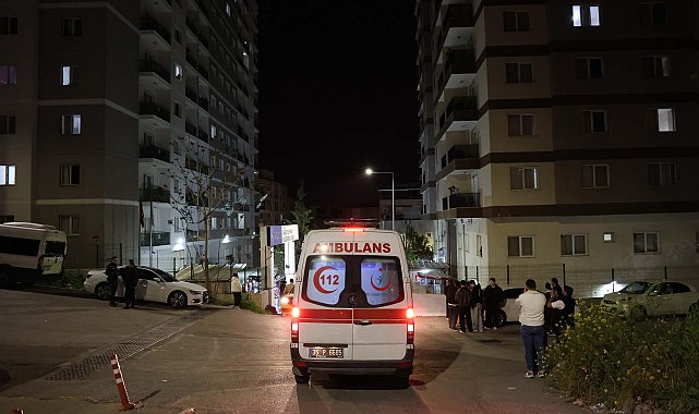 İzmir'de 28 öğrenci, gıda zehirlenmesi şüphesiyle hastaneye kaldırıldı