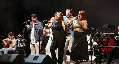 İzmir'de 'Sıradışı Çocuklar Orkestrası'ndan konser