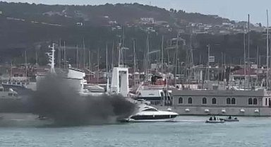 İzmir'de motoryat yangını