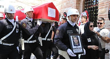 İzmir'deki kazada şehit olan polis memuru son yolculuğuna uğurlandı