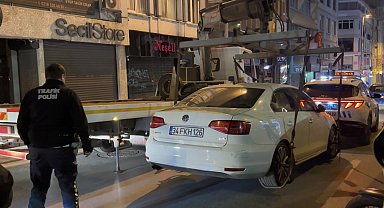 Kadıköy'de 'Huzur İstanbul' denetimi; durdurulan araçta uyuşturucu madde ele geçirildi