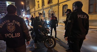 Kadıköy'de helikopter destekli 'Huzur İstanbul' denetimi