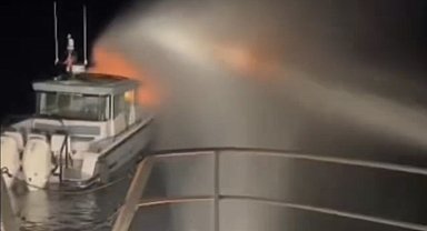 Kadıköy'de teknede çıkan yangın söndürüldü