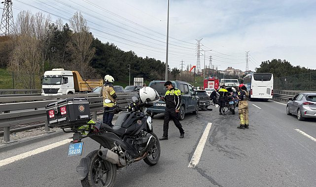 Kağıthane'de zincirleme trafik kazası; 6 araç hasar gördü
