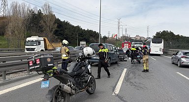 Kağıthane'de zincirleme trafik kazası; 6 araç hasar gördü