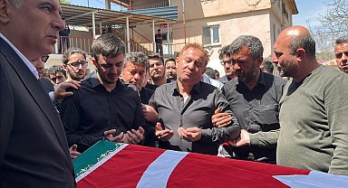 Kahramanmaraş'ta okuldaki saldırıda yaşamını yitiren öğrenciler toprağa verildi