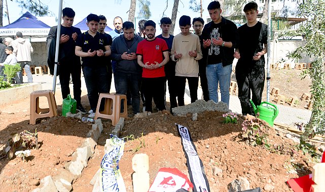 Kahramanmaraş'ta okuldaki saldırıda yaşamını yitiren öğrenciler toprağa verildi