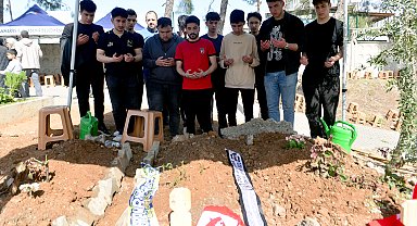 Kahramanmaraş'ta okuldaki saldırıda yaşamını yitiren öğrenciler toprağa verildi