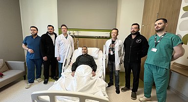 Karın ağrısı ve şişkinlik şikayetiyle hastaneye gitti; 8 kiloluk böbreği ameliyatla alındı