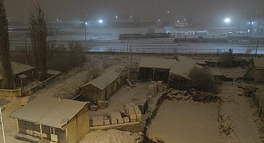 Kars'ta kar yağışı etkili oldu