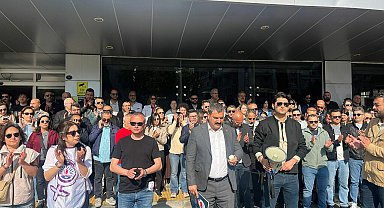 Karşıyaka Belediyesi'nde memurlardan tam gün iş bırakma eylemi