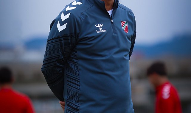 Karşıyaka play-offa bileniyor