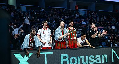 Karşıyaka potada son topa kadar direniyor