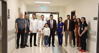 Kasığından alınan doku nakliyle ayakkabı giyip koşmaya başladı