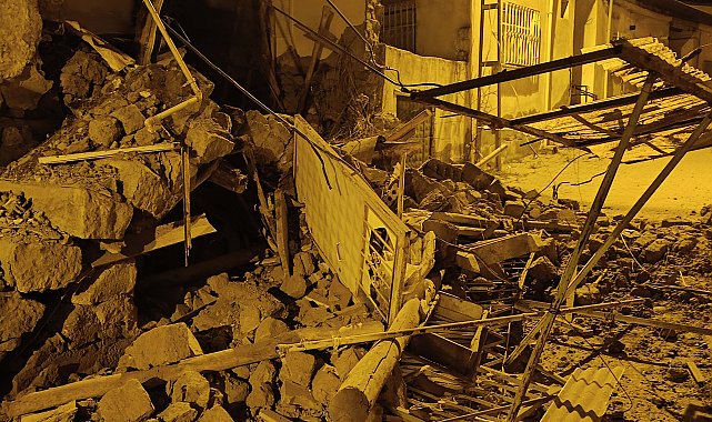 Kayseri'de müstakil ev çöktü; hasar oluştu