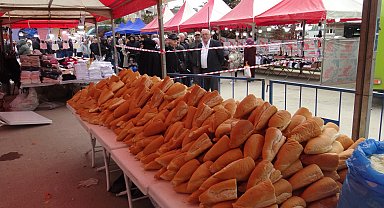 Kocaeli'de festivalde 5 ton hamsi dağıtıldı