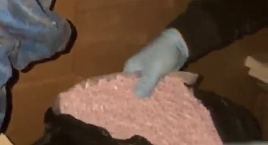 Küçükçekmece'de piyasa değeri 25,5 milyon lira olan 47 bin 873 ekstazi hap ele geçirildi