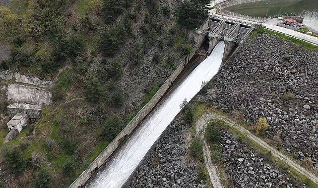 Kuraklık nedeniyle alarm veren barajlar doldu, kapaklar açıldı: Bursa, yeniden 'su şehri'