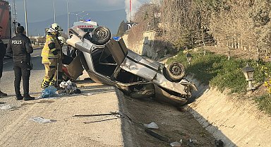 Kütahya'da takla atan otomobildeki 5 kişi yaralandı