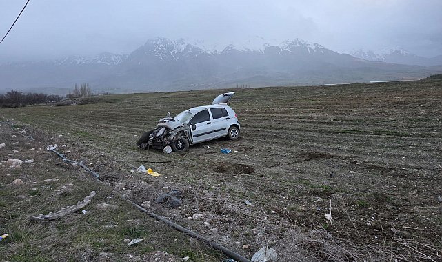 Malatya'da devrilen otomobildeki anne ve 2 çocuğu yaralandı