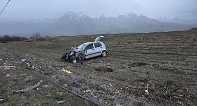 Malatya'da devrilen otomobildeki anne ve 2 çocuğu yaralandı
