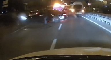 Maltepe'de dört aracın karıştığı zincirleme kaza: 1'i ağır 4 yaralı