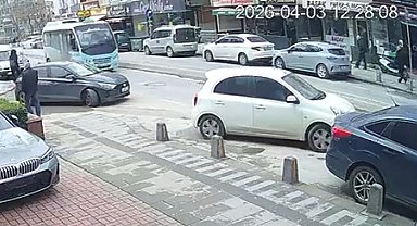 Maltepe'de yolcu minibüsüyle otomobil çarpıştı: 3 yaralı