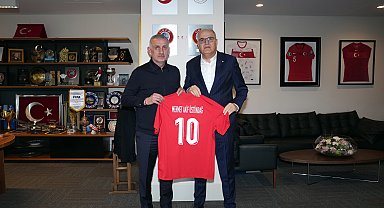 Mehmet Akif Üstündağ'dan TFF Başkanı Hacıosmanoğlu'na ziyaret