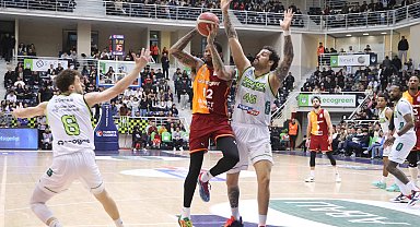 Merkezefendi evinde direnemedi