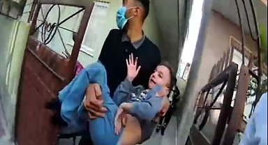 Mersin'de apartman yangınında mahsur kalan 9 kişi tahliye edildi