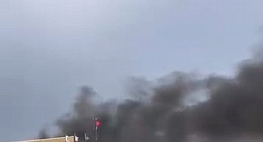 Mobilya fabrikasında çıkan yangın söndürüldü