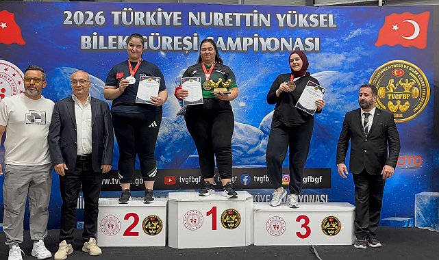 Muşlu Funda Maral, bilek güreşinde Türkiye üçüncüsü oldu