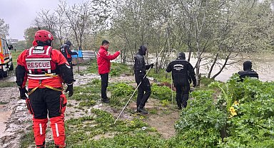 Nehirde kaybolan Ahmed'i arama çalışmaları yeniden başladı