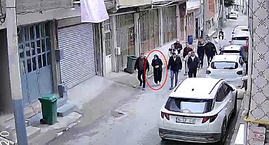 Öldürdüğü eşinin ceset parçalarını attığı çöp kutularını gösterdi; keşif görüntüleri kamerada