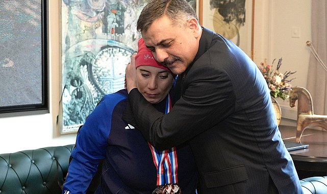 Otizmli ikiz kayakçıların hedefi dünya şampiyonluğu