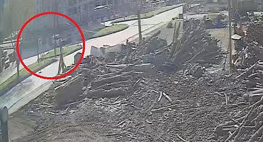 Otomobil ile hafif ticari araç çarpıştı; 3 çocuk yaralı