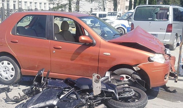Otomobille çarpışan motosikletin sürücüsü öldü