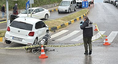 Otomobille motosiklet kavşakta çarpıştı: 2'si ağır, 3 yaralı