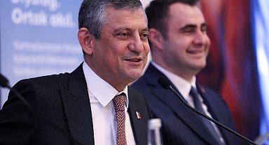 Özgür Özel: Bu dönemin en büyük ayıbı parlamentoda Romanların temsil edilmiyor oluşu