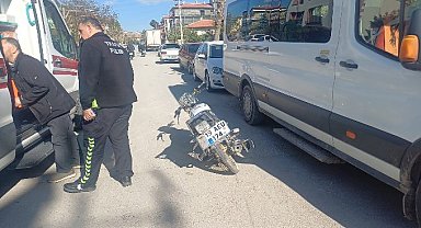 Polisten kaçan motosiklet sürücüsü kaza yaptı; 2 yaralı