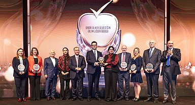 Sabri Ülker Geleceğin Bilim Lideri Ödülü'nü Biyokimyager San Martin kazandı