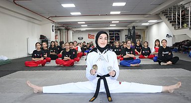 Salondaki çocukları izleyip tekvandoya başlayan işitme engelli Fatma'nın hedefi Avrupa şampiyonluğu