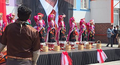 Şanlıurfa'da 23 Nisan kutlaması, Siverek'te sessizlik